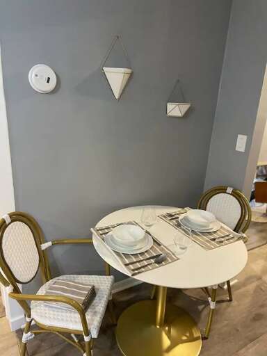 Cottage dining area Cottage dining area